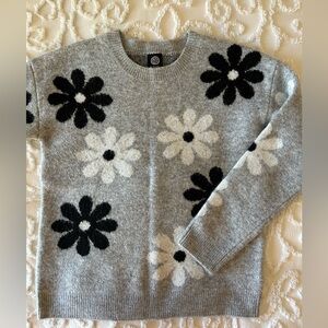 Bobeau grey black, white long sleeve pullover, floral front, NWOT, size S